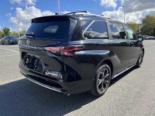 2025 Toyota Sienna Platinum 7 Passenger