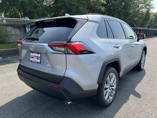 2025 Toyota RAV4 XLE Premium