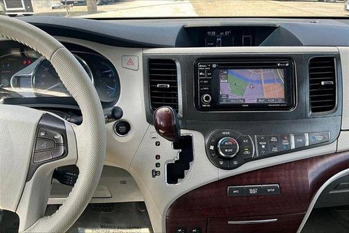 2014 Toyota Sienna XLE