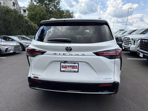 Wind Chill Pearl 2026 Toyota Sienna Limited