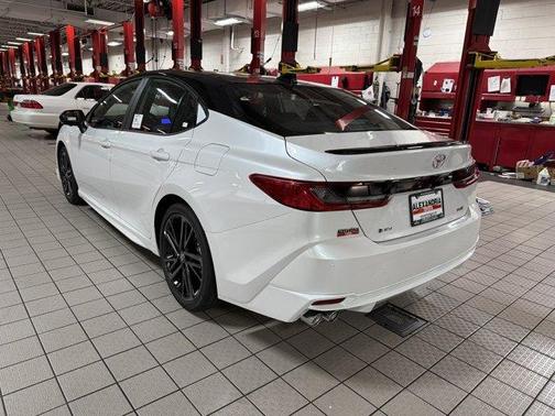 Wind Chill Pearl 2026 Toyota Camry XSE