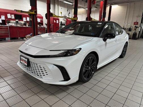 Wind Chill Pearl 2026 Toyota Camry XSE