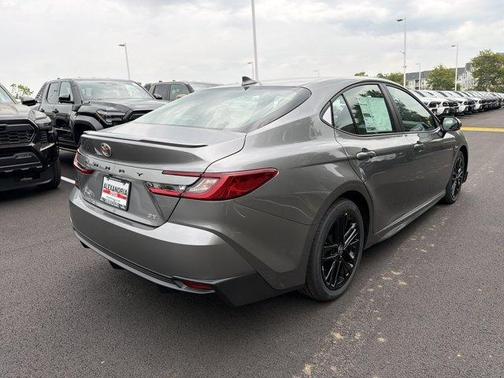 Metal 2026 Toyota Camry SE