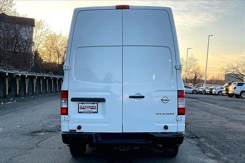 2018 Nissan NV Cargo NV2500 HD SV V6/SV V8