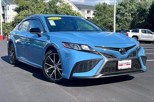 2024 Toyota Camry SE