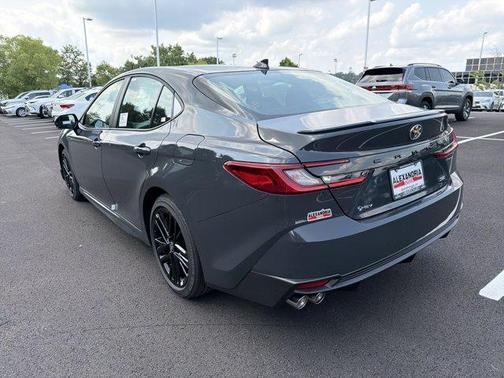 UNDERGROUND 2026 Toyota Camry SE