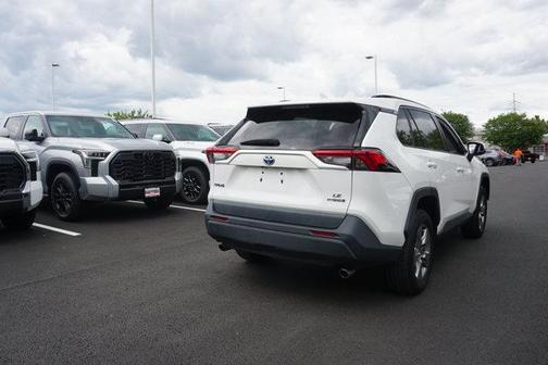 2022 Toyota RAV4 Hybrid LE