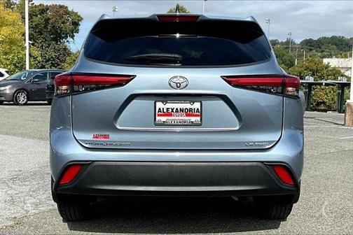 2022 Toyota Highlander LE