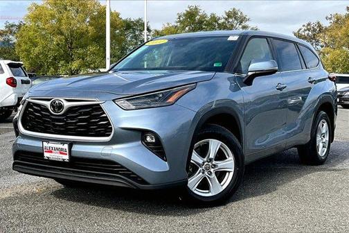 2022 Toyota Highlander LE