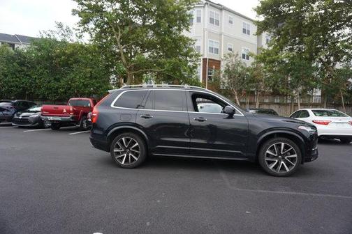 Black 2019 Volvo XC90 T6 Momentum