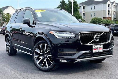 Black 2019 Volvo XC90 T6 Momentum