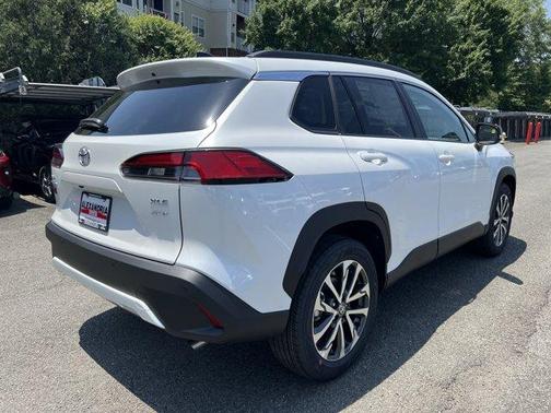 2025 Toyota Corolla Cross XLE
