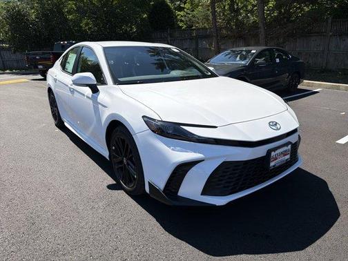 Ice 2026 Toyota Camry SE