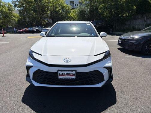 Ice 2026 Toyota Camry SE