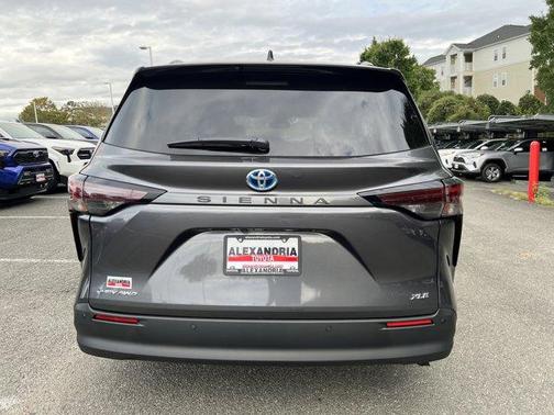 2025 Toyota Sienna XLE
