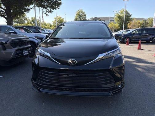 Midnight Black Metallic 2026 Toyota Sienna XLE