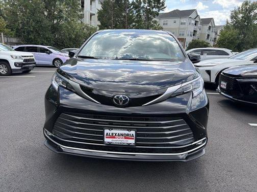 Midnight Black Metallic 2026 Toyota Sienna Limited