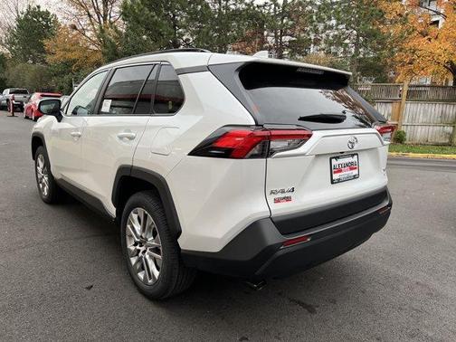 2025 Toyota RAV4 XLE Premium