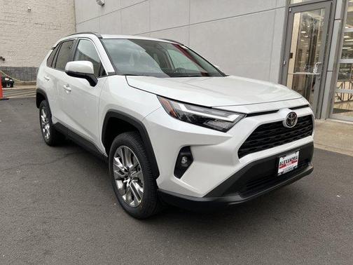 2025 Toyota RAV4 XLE Premium