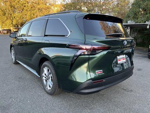 2025 Toyota Sienna XLE