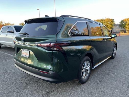 2025 Toyota Sienna XLE