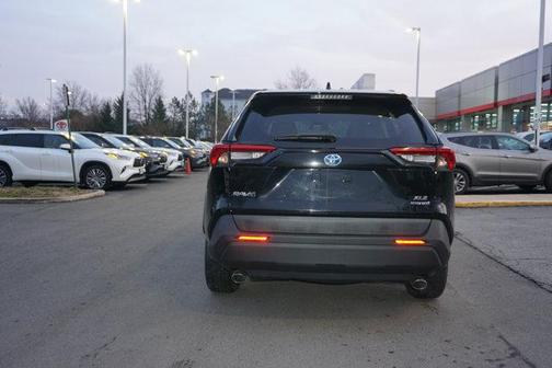 2021 Toyota RAV4 Hybrid XLE