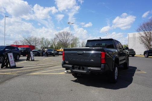 01L7 2025 Toyota Tacoma SR