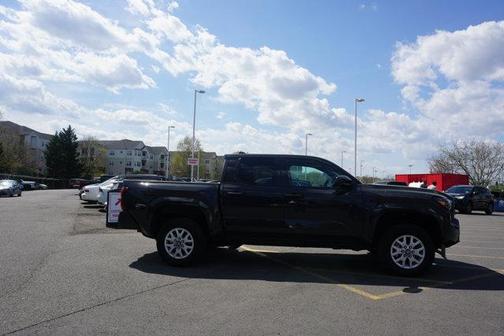 01L7 2025 Toyota Tacoma SR