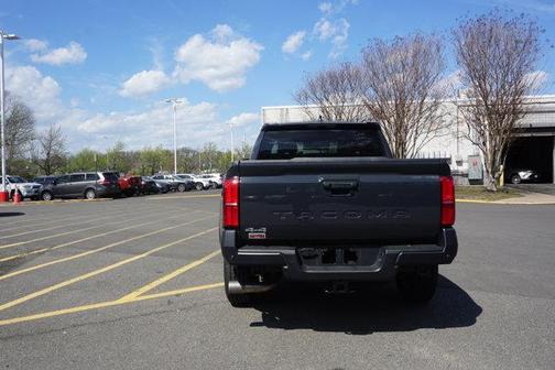 01L7 2025 Toyota Tacoma SR