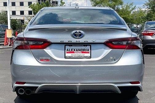 2023 Toyota Camry Hybrid SE