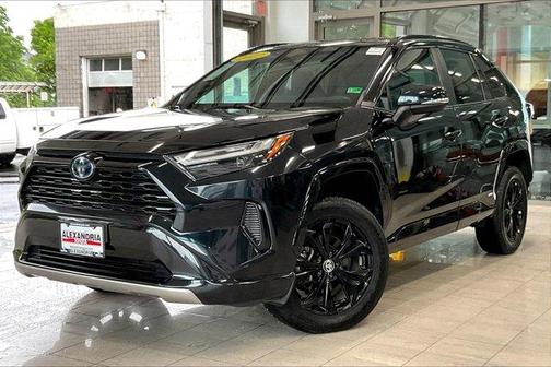 2022 Toyota RAV4 Hybrid SE