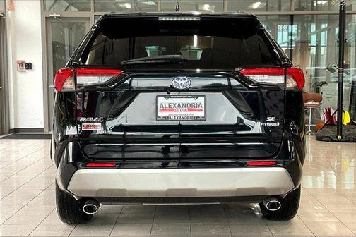 2022 Toyota RAV4 Hybrid SE