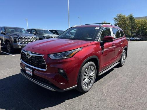 Ruby Flare Pearl 2026 Toyota Highlander Platinum