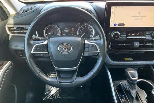 2023 Toyota Highlander 