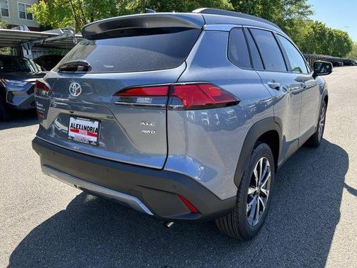 2025 Toyota Corolla Cross XLE