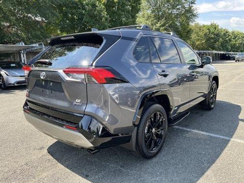 2025 Toyota RAV4 Hybrid SE