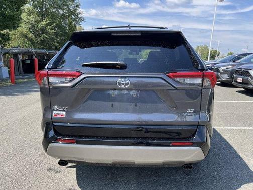 2025 Toyota RAV4 Hybrid SE