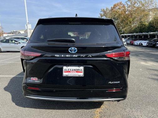 2025 Toyota Sienna Platinum 7 Passenger