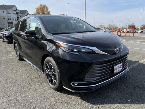 2025 Toyota Sienna Platinum 7 Passenger