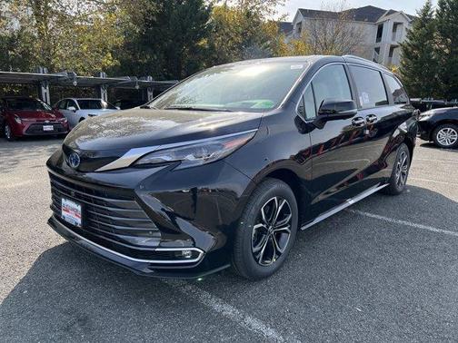 2025 Toyota Sienna Platinum 7 Passenger
