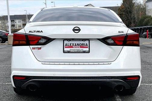 White 2020 Nissan Altima 2.5 SR