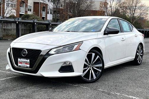 White 2020 Nissan Altima 2.5 SR
