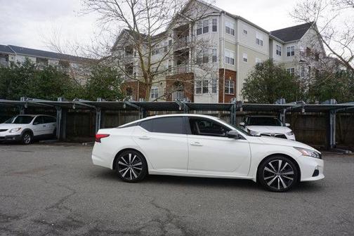 White 2020 Nissan Altima 2.5 SR