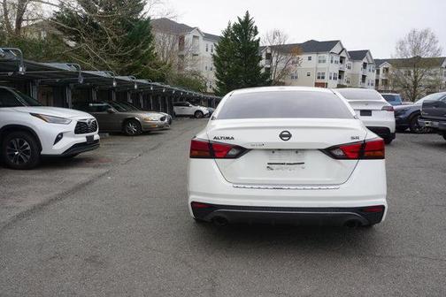 White 2020 Nissan Altima 2.5 SR