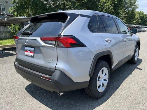 2025 Toyota RAV4 LE