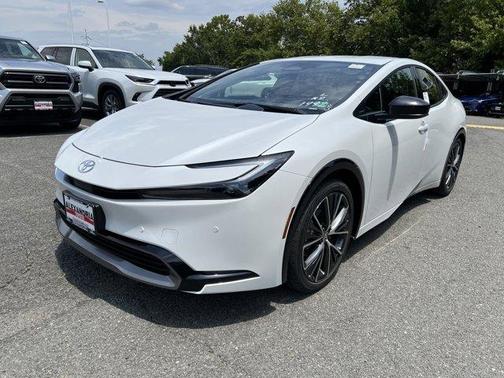 2025 Toyota Prius XLE