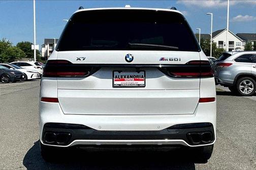 2025 BMW X7 M60i