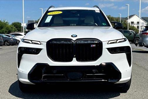 2025 BMW X7 M60i