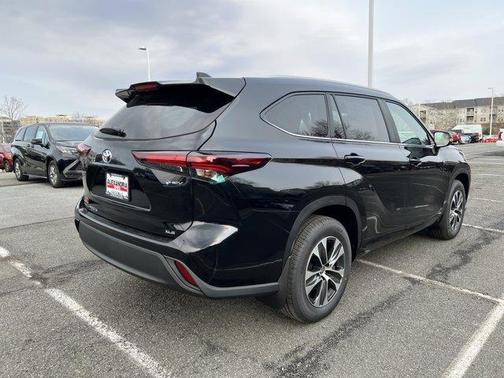 2026 Toyota Highlander Hybrid XLE