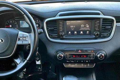 2020 Kia Sorento LX